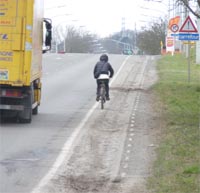 Cycliste_camion_recadre.jpg